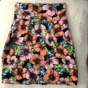 Pink high waisted stretchy skirt. 🌸